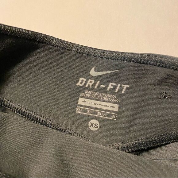 Nike Legend girls cropped Capri leggings Dri fit dark gray kids XS (4-6) - Picture 4 of 6